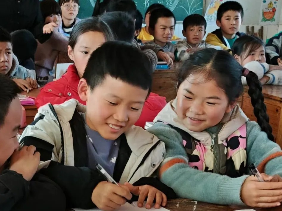 【连云港市阳光公益】“绿动未来 剧暖童心”关爱乡村儿童物资捐赠计划走进灌云县任老庄小学